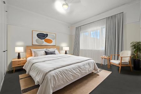 Classic Californian Bungalow, Stylishly Renovated - Photo 2