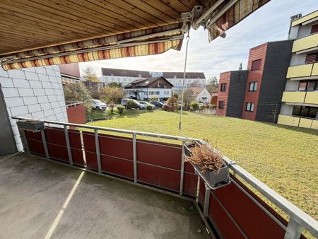 Quietly located just a few steps from the shops - Photo 2