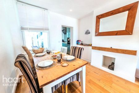 2 bedroom semi-detached house to rent - Photo 3