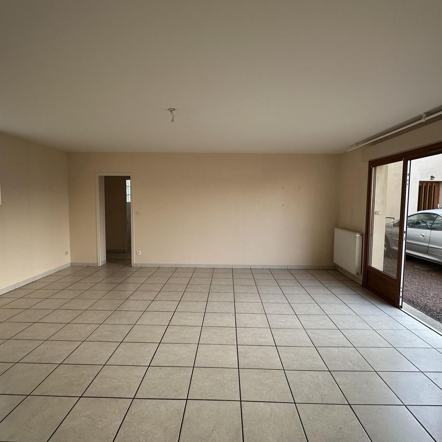 Location Appartement 4 pièces 87m² VARENNES VAUZELLES 58640 - Photo 1