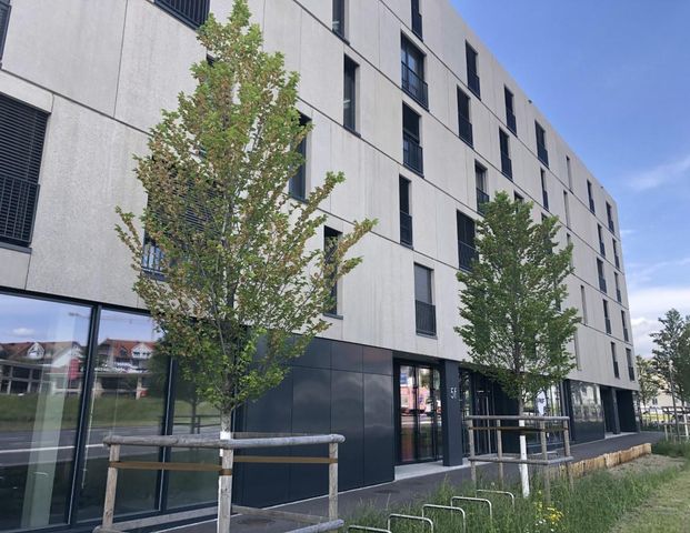 Joli appartement traversant de 3.5 pièces, composé de deux chambres, salle de bains et cuisne ouverte sur séjour. - Photo 1