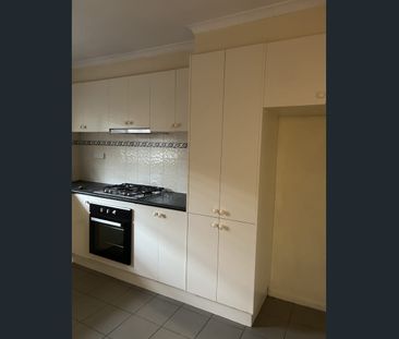 Centrally located! Water bills included! - Photo 4