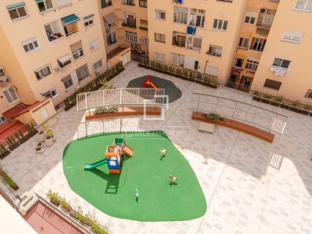 Valencia, Valencian Community 46015 - Photo 5