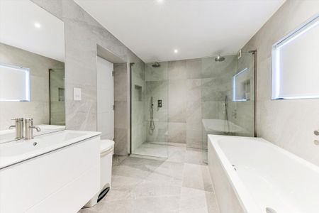 6 bedroom detached house to rent - Photo 2