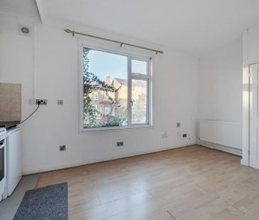 Studio to rent - Photo 6