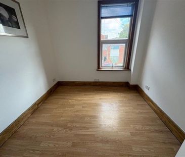 Flat , - Biscot Road, Luton - Photo 4