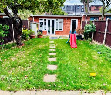 4 Bed Terraced House, Malvern Drive, IG3 - Photo 6