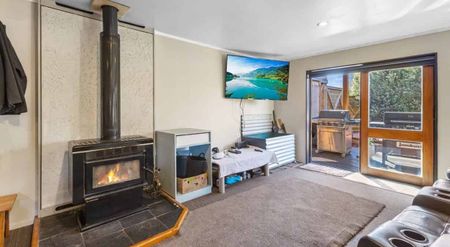 3 Bedroom Rental in Ohakune - Photo 2