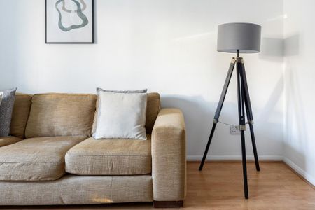 2 bedroom ground floor flat to rent - Photo 3