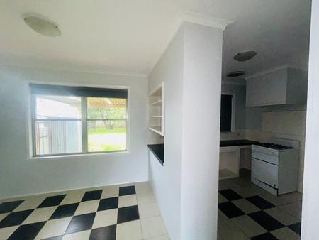 14 Vincent Crescent, Werribee, VIC - Photo 4