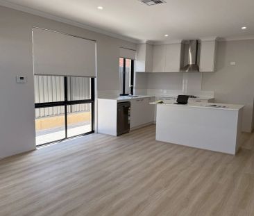 Brand New Coastal Living - Spacious 3 Bedroom, 2 Bathroom Home - Photo 4