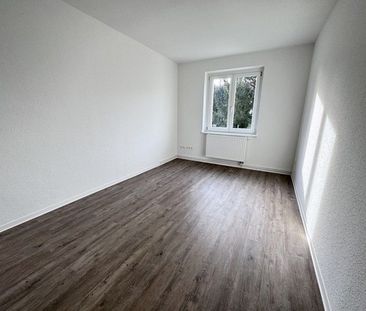 Sanierte Drei-Zimmer-Wohnung mit Blick ins Grüne - Photo 1