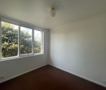 One Bedroom Apartment In A Quiet Location - Photo 2