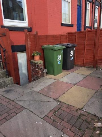 3 Bed Terraced House, Strathmore View, LS9 - Photo 2