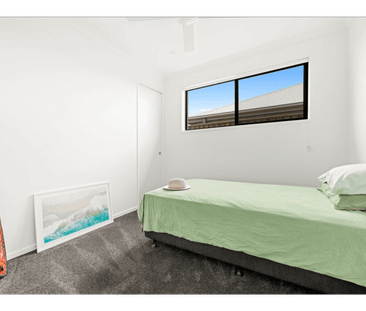 Contemporary Poolside Living Made Easy - Photo 6