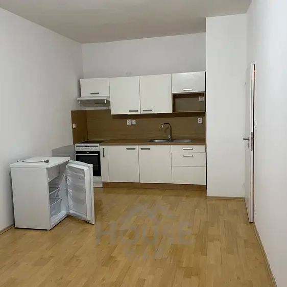 Pronájem bytu 2+kk 40 m - Fotografie 1