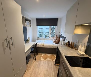 Studio to rent - Photo 1