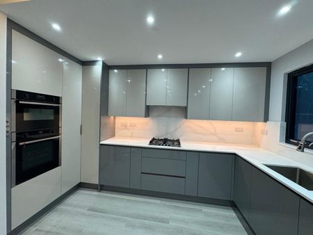 Room in a Shared House, Pinner Road, HA1 - Photo 3