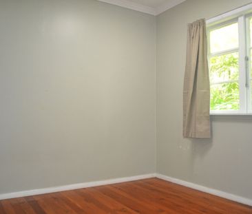 Sunny Stokes Valley Flat For Rent - Photo 2