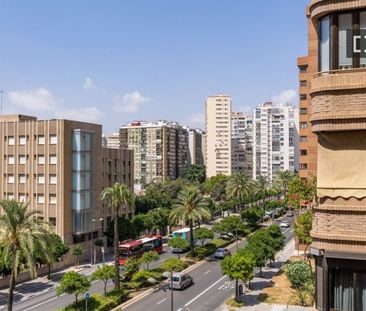 3 bedroom luxury Apartment for rent in Valencia - Photo 1