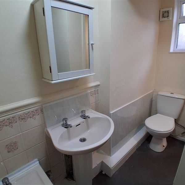 2 bedroom house to rent - Photo 1
