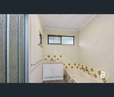 1/3 Bailes Street, Bendigo, Vic 3550 - Photo 2