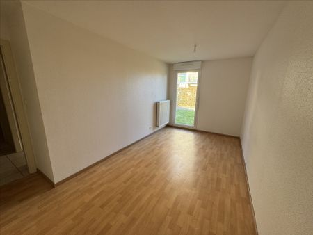 Location Appartement 3 pièces 67m² - Photo 3