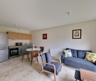 Location Appartement 3 pièces 61m² CAILLOUX SUR FONTAINES 69270 - Photo 3