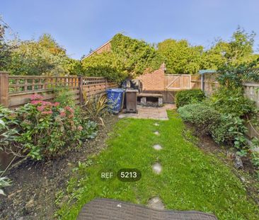 3 bedroom terraced house to rent - Photo 2