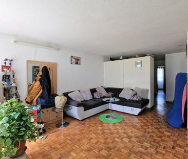 "Charmante 3-5 Zimmerwohnung mit Vorgarten an zentraler Lage" - Photo 5