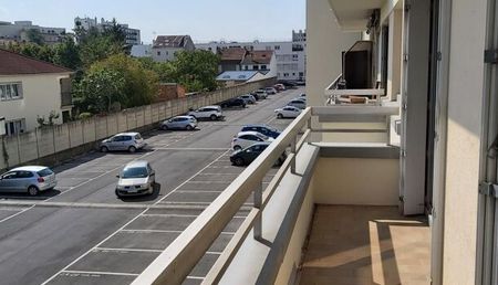 Appartement 4 pièces 83m2 REIMS 900 euros - Photo 3