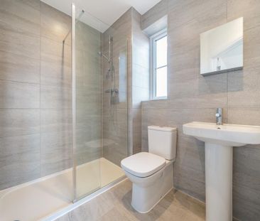 3 bedroom semi-detached house to rent - Photo 2