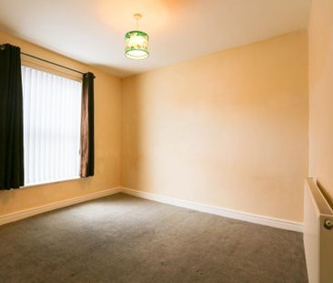 2 bedroom end of terrace house to rent - Photo 5