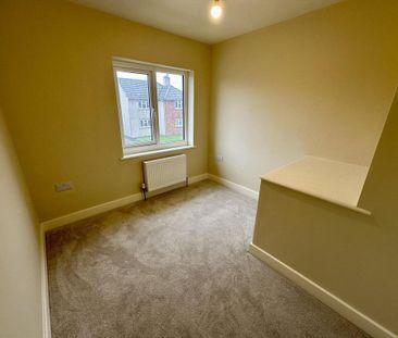 3 bedroom semi-detached house to rent - Photo 3