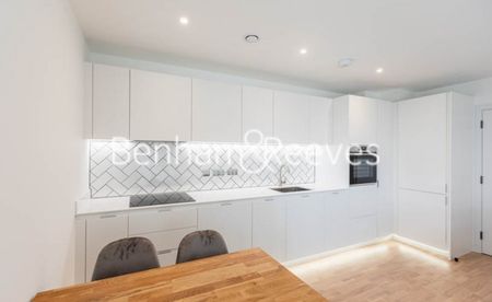1 Bedroom flat to rent in Greenleaf Walk, Southall, UB1 - Photo 5