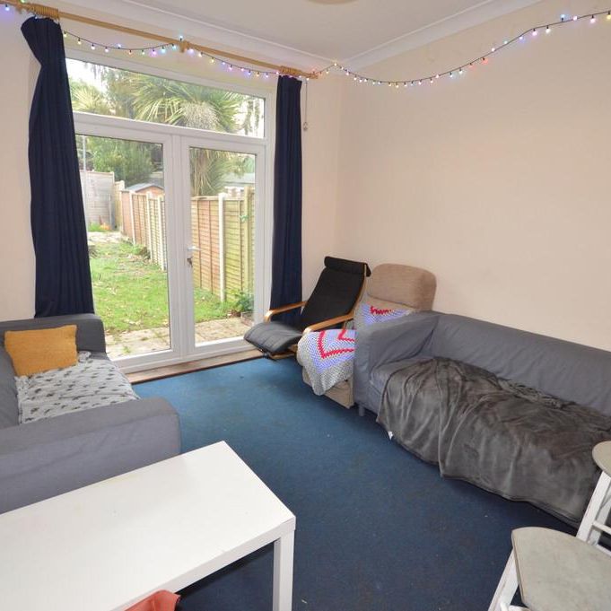 4 bedroom ground floor flat to rent - Photo 1