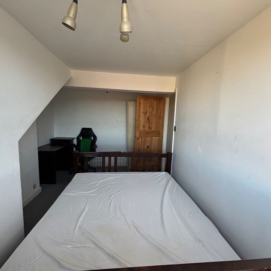 Room in a Shared House, Vinery Terrace, LS9 - Photo 1