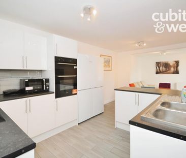 1 bedroom in a house share to rent - Photo 3