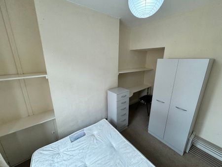 Willis Street, Heslington Road - P2301 - Photo 4