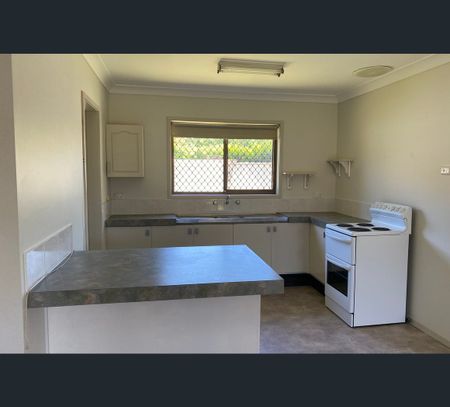 4/2 Campbell Place, Nowra, NSW 2541 - Photo 5