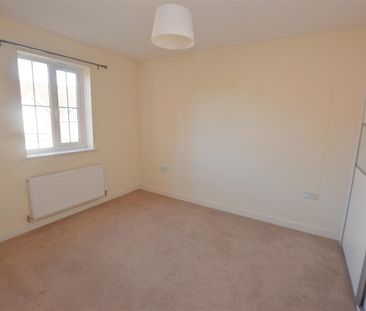 4 bed town house to rent in Chervil Close, Newcastle - Photo 4