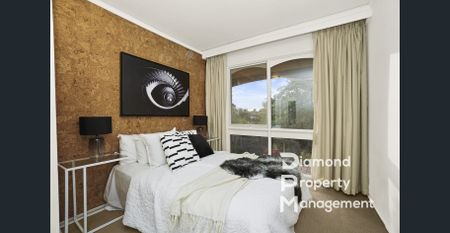 Spacious North-Facing Family Home with Stunning Range Views - Photo 2