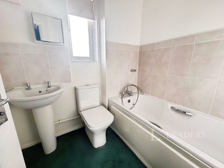2 bedroom house to rent Hurst Green Road, Halesowen, West Midlands, B62 - Photo 5