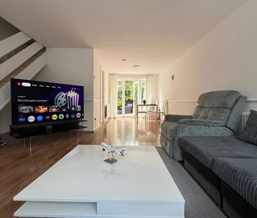 1 bedroom in a house share to rent - Photo 1