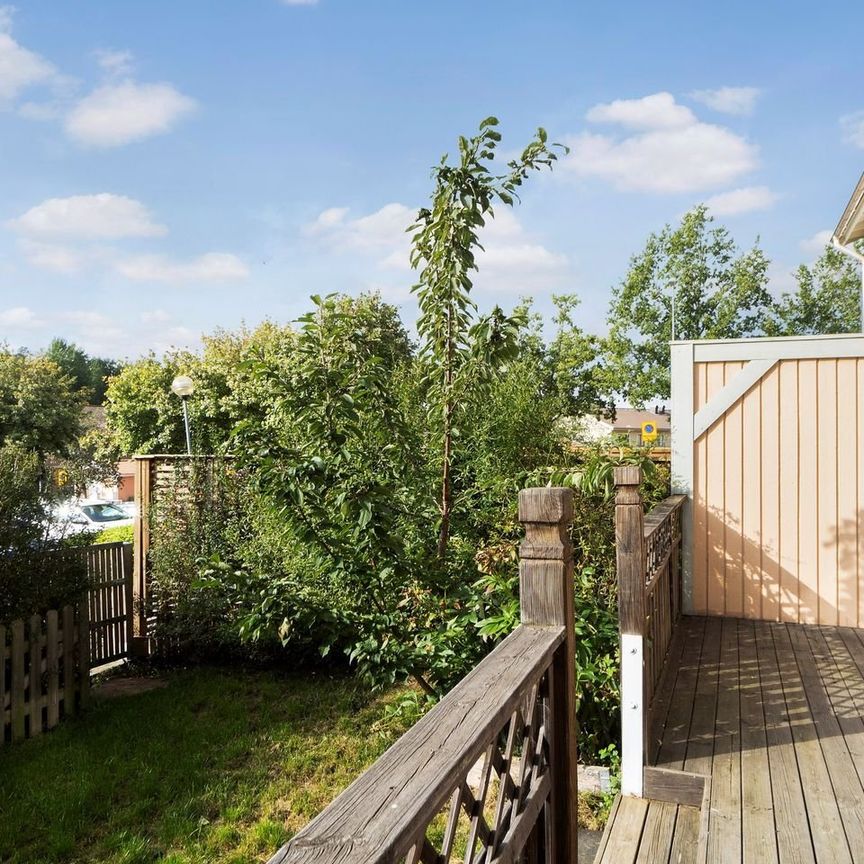 Vreta backe, Tumba - Photo 1