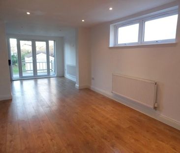 4 bedroom bungalow to rent - Photo 1