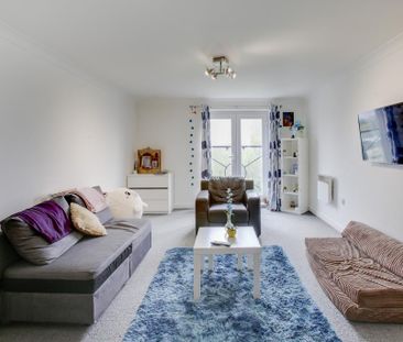 2 bedroom flat to rent - Photo 2