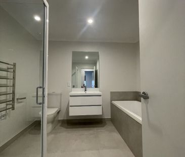 A beautiful, brand new 3 bedroom, 2 bathroom with an open plan livi... - Photo 1