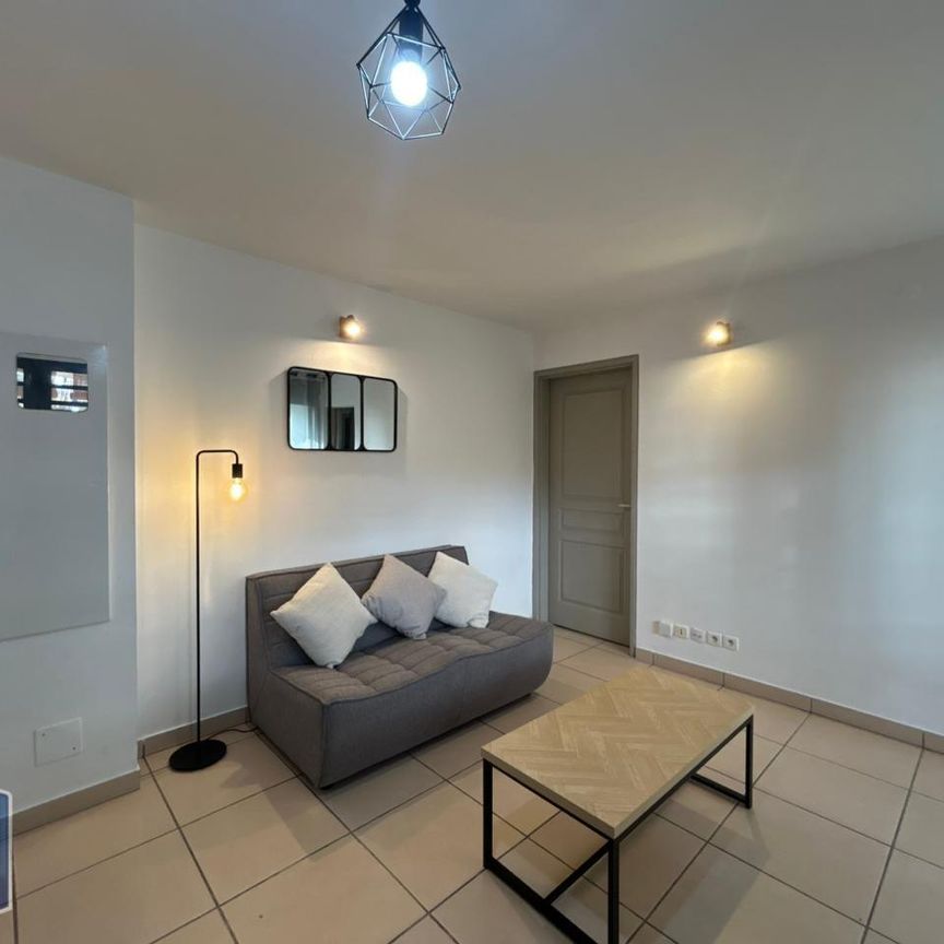 Location Appartement 2 pièces 33m² LA POSSESSION 97419 - Photo 1