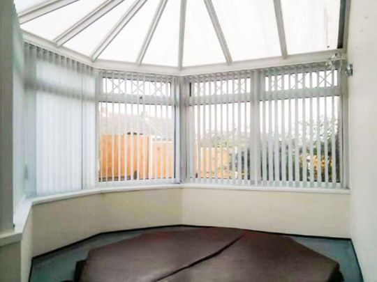 4 bedroom detached house to rent - Photo 1